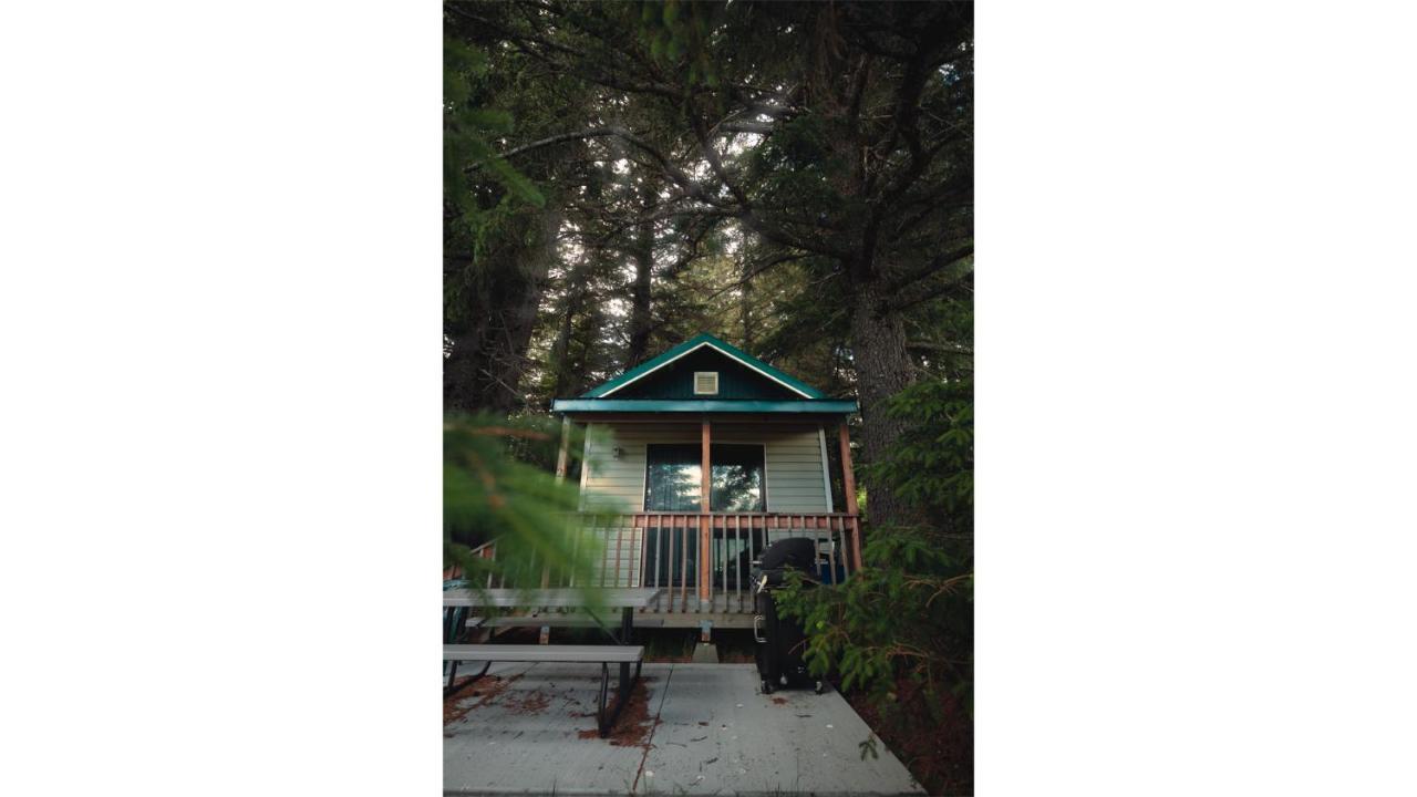 Cabin 2 Lynn View Lodge Хайнс Екстериор снимка
